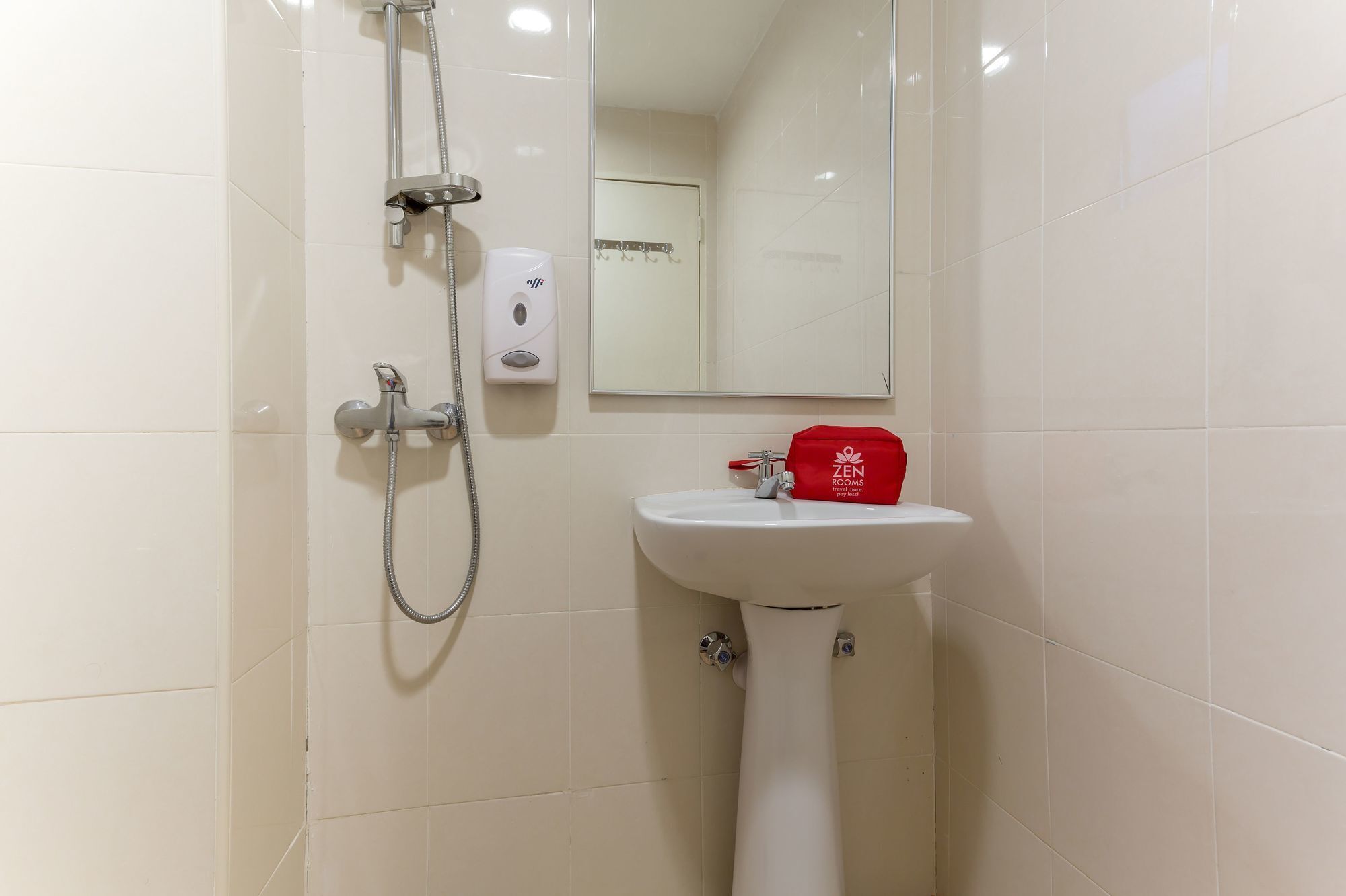 Zen Rooms Basic Sentul Куала Лумпур Екстериор снимка